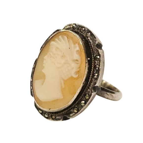 Vintage 10K White Gold Cameo Ring - Marcasite Accent Conch Shell - Picture 4 of 7